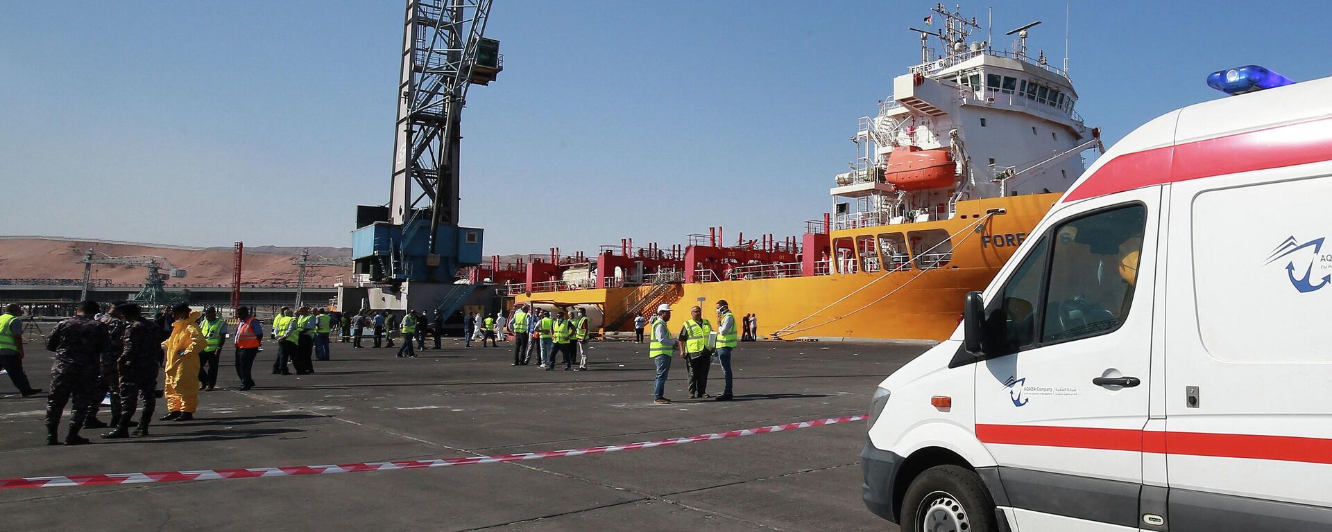 خدمات الطوارئ الأردنية وخبراء الطب الشرعي يتفقدون موقع انفجار غاز سام في ميناء العقبة على البحر الأحمر - سبوتنيك عربي, 1920, 28.06.2022