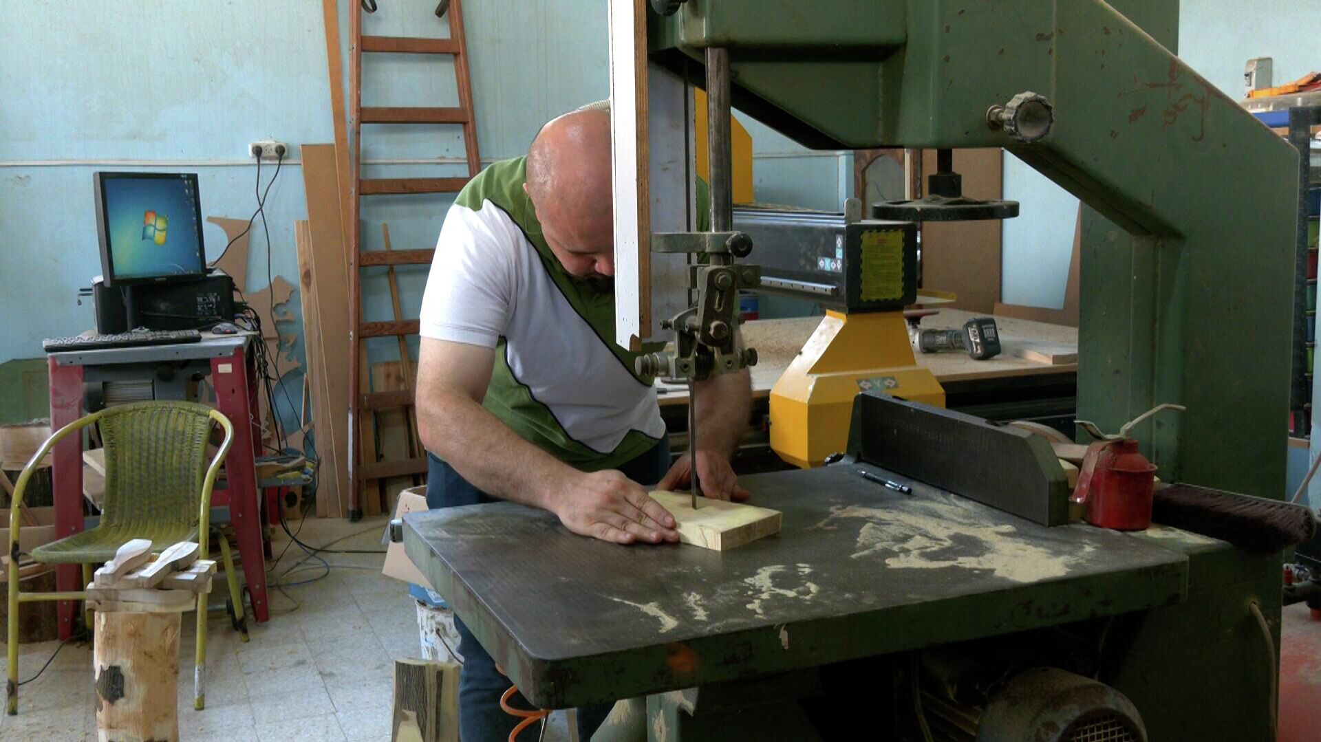 مهندس معماري يُبدع في صناعة المشغولات الخشبية  - سبوتنيك عربي, 1920, 29.06.2022