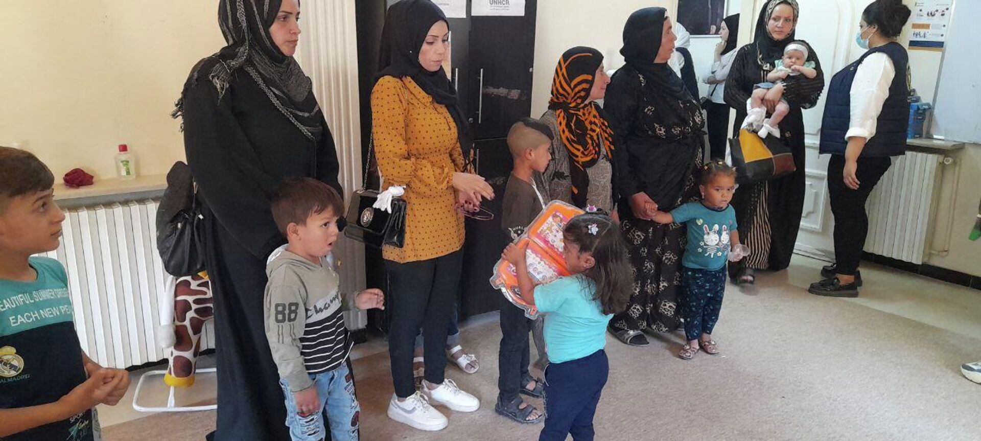 متطوعون سوريون ينثرون فرح العيد على الوجوه المتعبة لأطفال السرطان بالحسكة - سبوتنيك عربي, 1920, 08.07.2022