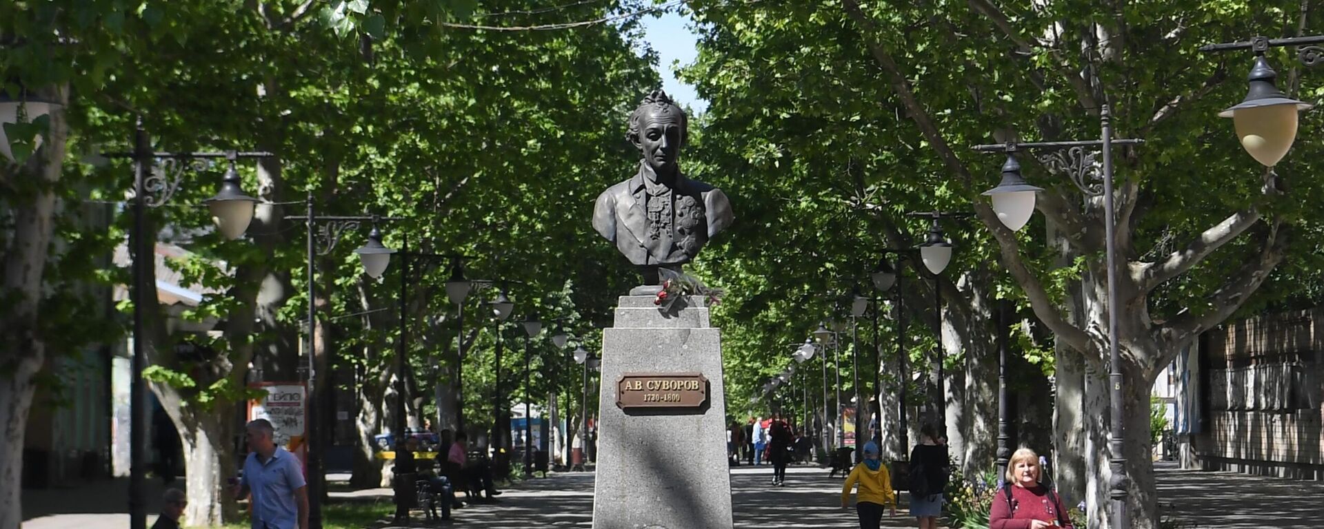 تمثال القائد العسكري الروسي سوفوروف في مدينة خيرسون - سبوتنيك عربي, 1920, 10.09.2022
