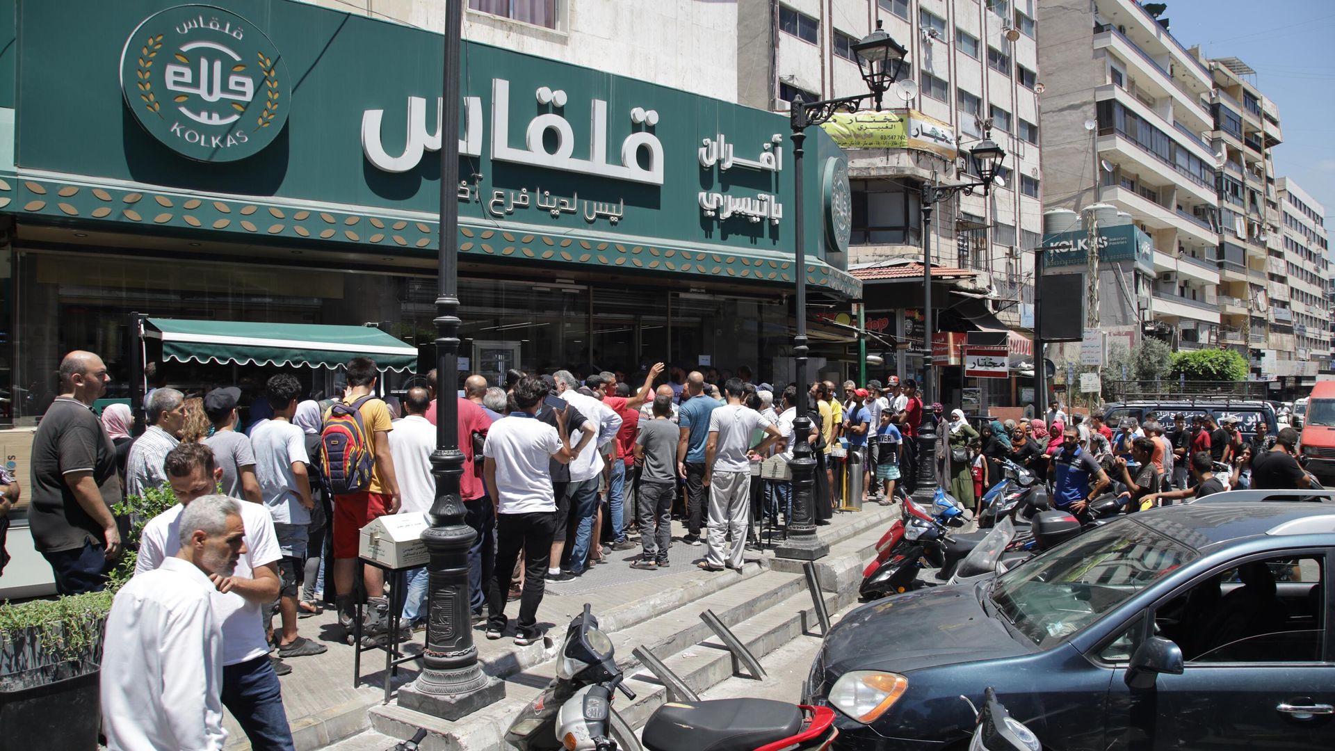 لبنان...أزمة رغيف وطوابير طويلة أمام الأفران، نقابات المخابز والأفران تلوح بالتوقف عن العمل لبنان...أزمة رغيف وطوابير طويلة أمام الأفران، نقابات المخابز والأفران تلوح بالتوقف عن العمل - سبوتنيك عربي, 1920, 25.07.2022