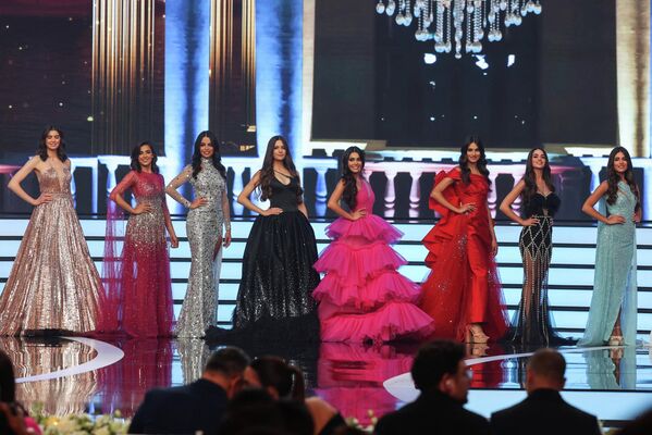المشاركات في مسابقة ملكة جمال لبنان 2022 في منتدى بيروت بالعاصمة اللبنانية بيروت، لبنان في 24  يوليو 2022. - سبوتنيك عربي
