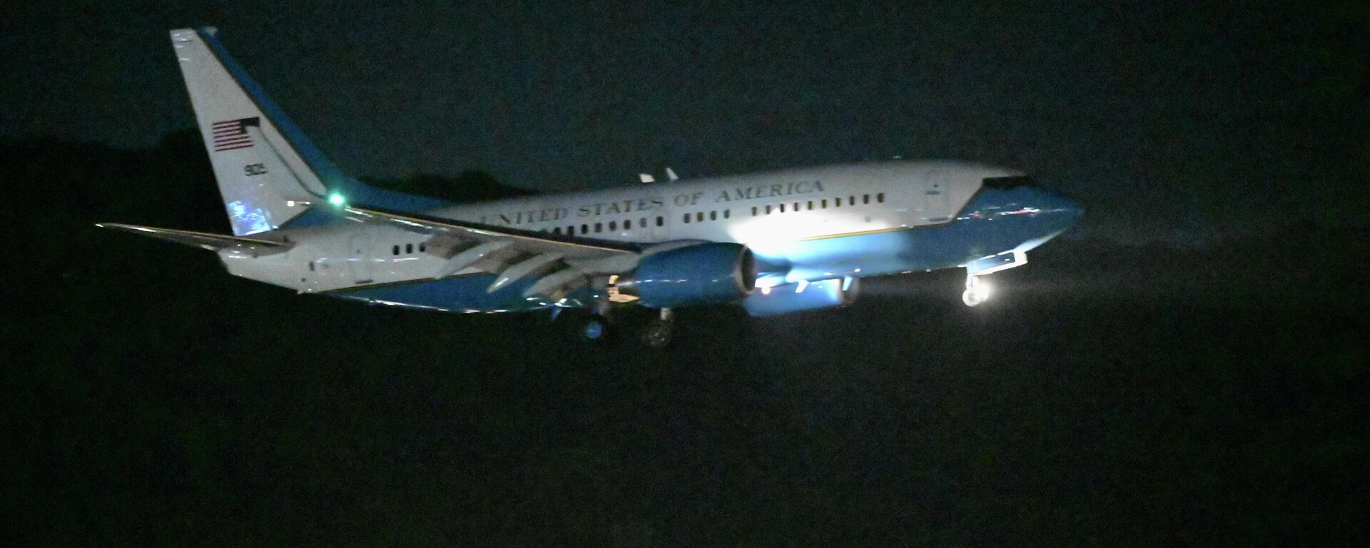 زيارة رئيسة مجلس النواب الأمريكي نانسي بيلوسي  إلى تايوان (الصين)، 2 أغسطس 2022 - سبوتنيك عربي, 1920, 03.08.2022