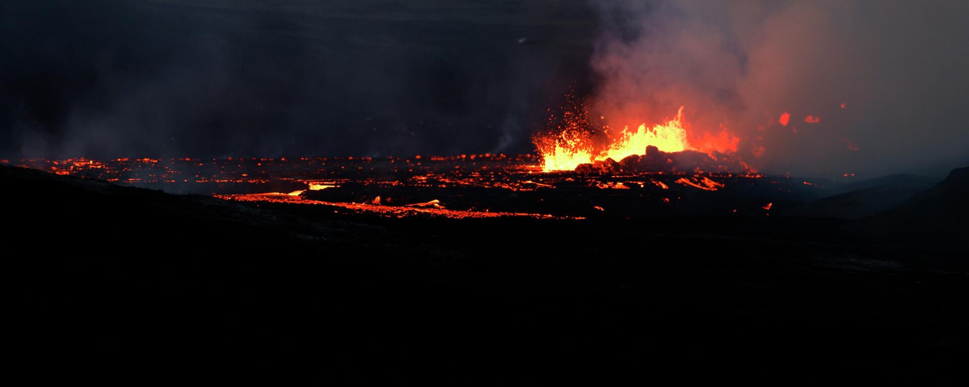 ثوران بركان فاغرادالسفيال في أيسلندا بالقرب من العاصمة ريكيافيك، 3 أغسطس 2022 - سبوتنيك عربي, 1920, 10.08.2025