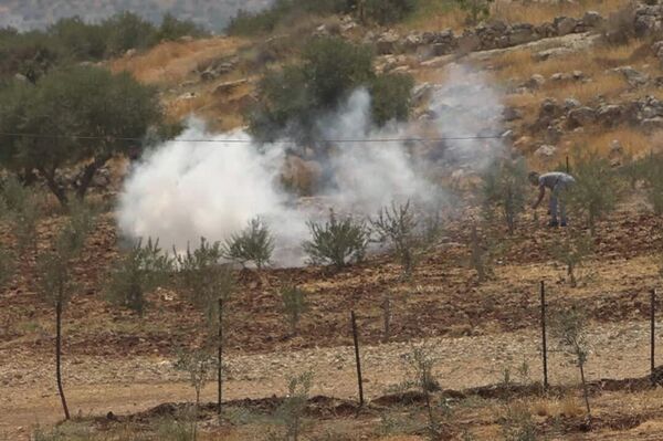 عشرات الإصابات خلال قمع الجيش الإسرائيلي مسيرات ضد الاستيطان في الضفة الغربية - سبوتنيك عربي