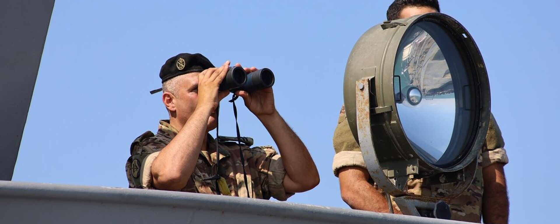 بعد يومين على انطلاق مهمتها... البحرية اللبنانية تتمكن من إنزال غواصة البحث عن مركب الموت - سبوتنيك عربي, 1920, 10.07.2023