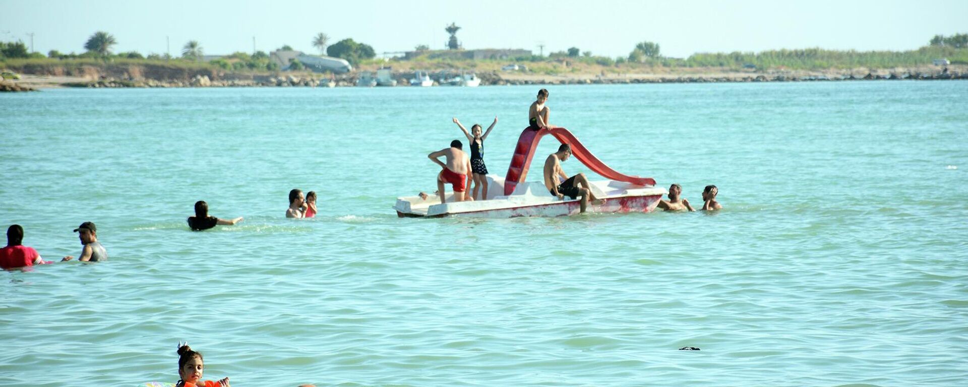 الاصطياف على سواحل اللاذقية، سوريا - سبوتنيك عربي, 1920, 10.06.2025