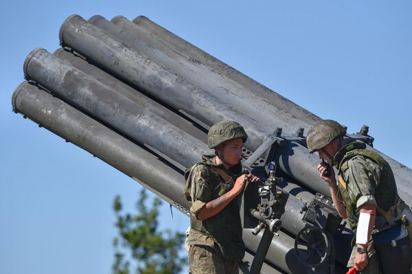 جنود خلال تدريبات القيادة والأركان الاستراتيجية فوستوك 2022 في ساحة تدريب سيرغييفسكي، 6 سبتمبر 2022 - سبوتنيك عربي