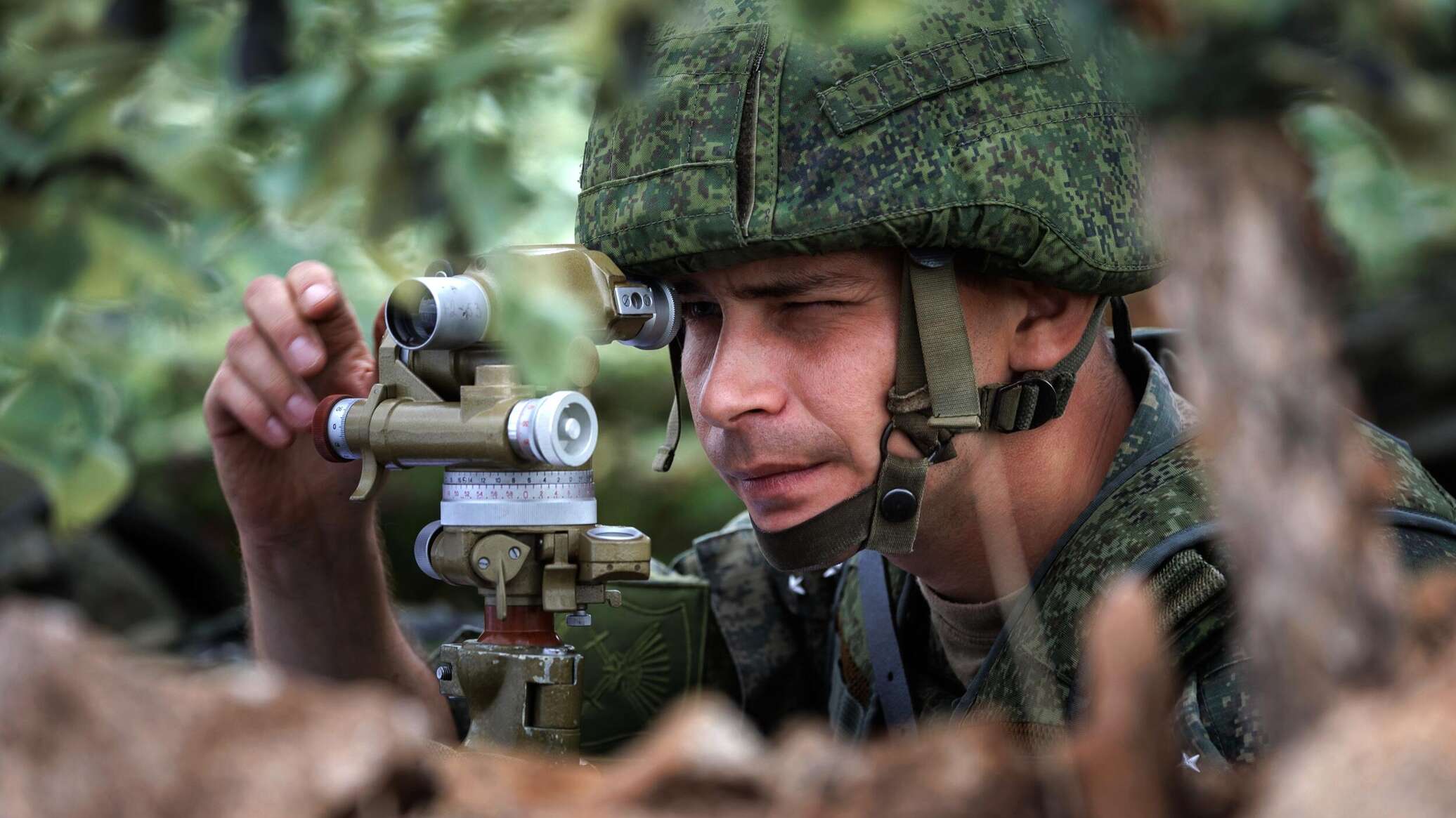 القوات الروسية تنقذ جنديا أوكرانيا بإسقاط مناشير له من طائرة مسيرة