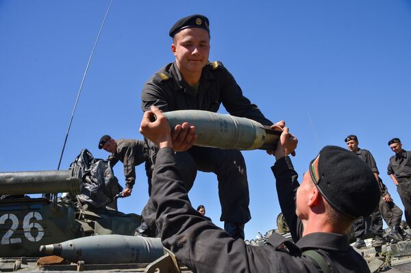 جنود من بيلاروسيا خلال تدريبات القيادة والأركان الاستراتيجية فوستوك 2022 في ساحة تدريب سيرغييفسكي، 6 سبتمبر 2022 - سبوتنيك عربي