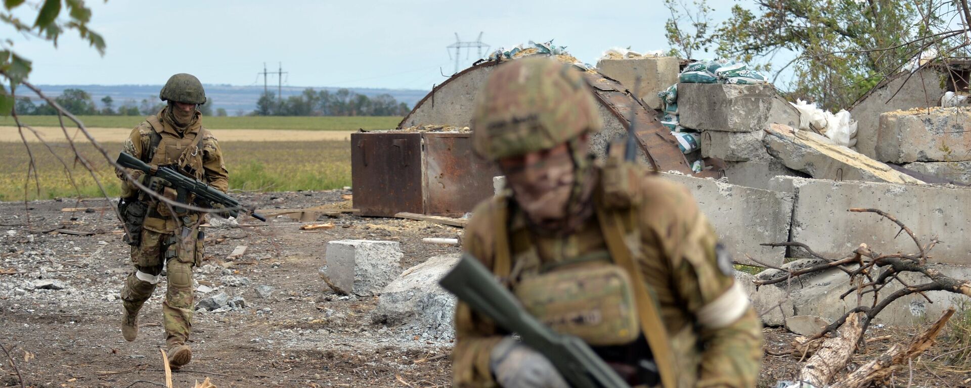جنود طاقم المدفعية التابعة للمجموعة القتالية فاغنير في مواقع القوات المسلحة الأوكرانية بالقرب من باخموت في منطقة دونيتسك، 5 سبتمبر 2022 - سبوتنيك عربي, 1920, 28.02.2023