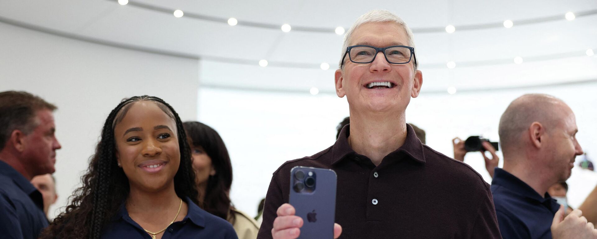 الرئيس التنفيذي لشركة آبل، تيم كوك، في حفل إطلاق آيفون 14 الجديد في آبل بارك، كاليفورنيا، الولايات المتحدة 7 سبتمبر 2022 - سبوتنيك عربي, 1920, 02.10.2022