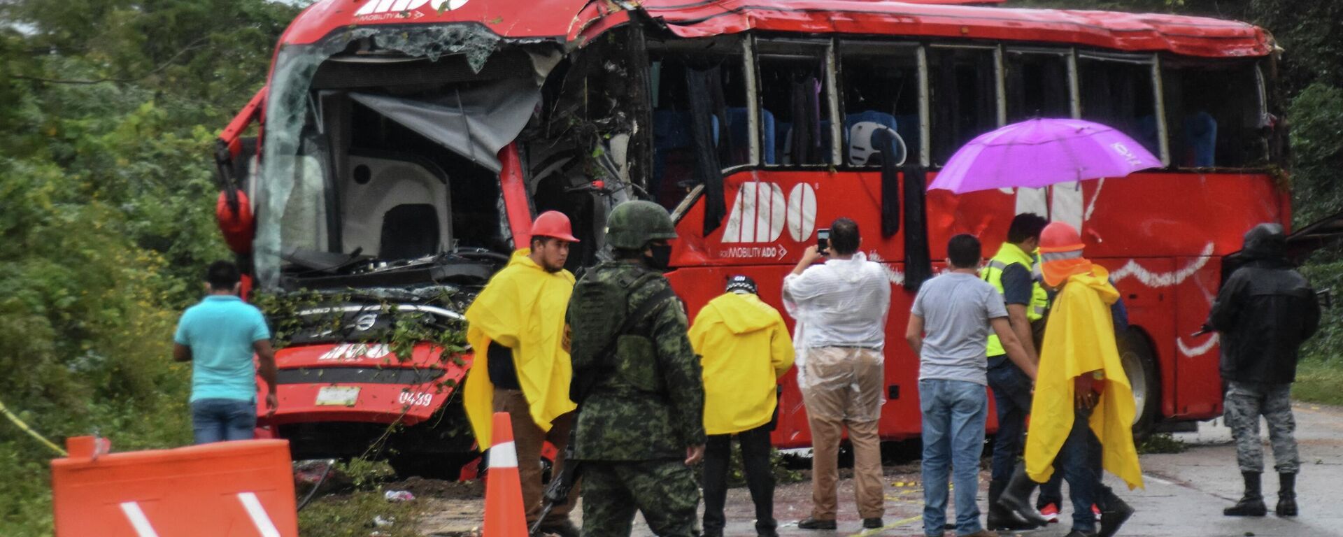 رجال الإنقاذ في موقع حادث مروري في المكسيك - سبوتنيك عربي, 1920, 01.01.2023