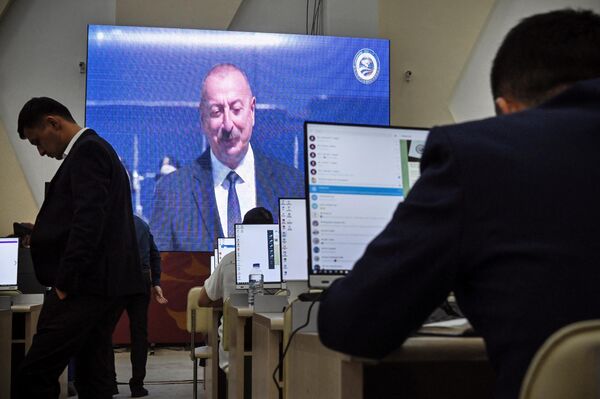 كلمة الرئيس الأذربيجاني إلهام علييف في مؤتمر منظمة شنغهاي للتعاون في مدينة سمرقند، أوزبكستان 13 سبتمبر 2022 - سبوتنيك عربي