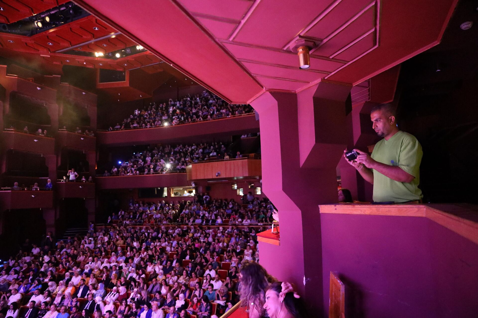 دمشق تبوح لـ هاني شاكر: (نسيانك صعب أكيد) - سبوتنيك عربي, 1920, 16.09.2022