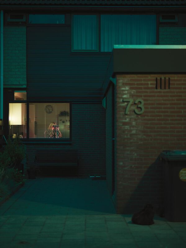 صورة من سلسلة ديستوبيا (المدينة الفاسدة) للمصور السويسري نيلز ريدويغ، الذي أصبح مصور الفنون الجميلة لهذا العام، في مسابقة جوائز التصوير الدولي 2022. - سبوتنيك عربي