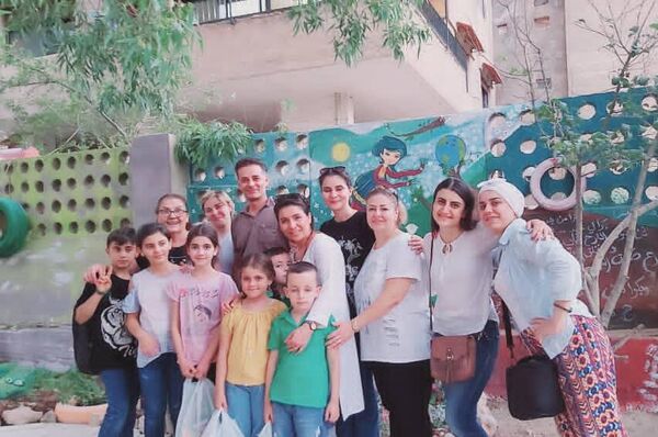 فسحة فرح.. أطفال سوريون يحولون مكبا للقمامة إلى حديقة باستخدام مخلفات الحرب - سبوتنيك عربي