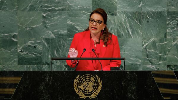 رئيسة هندوراس زيومارا كاسترو يلقي كلمة أمام الدورة الـ77 للجمعية العامة للأمم المتحدة، في مقر الأمم المتحدة، 20 سبتمبر 2022. - سبوتنيك عربي