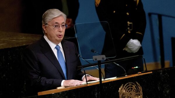 رئيس كازاخستان قاسم جومارت توكاييف يلقي كلمة أمام الدورة الـ77 للجمعية العامة للأمم المتحدة في مقر الأمم المتحدة في مدينة نيويورك في 20 سبتمبر 2022. - سبوتنيك عربي