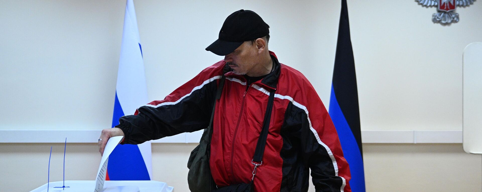 عملية الاستفتاء حول مسألة انضمام جمهوريتي دونيتسك ولوغانسك الشعبيتين إلى روسيا - سبوتنيك عربي, 1920, 28.09.2022