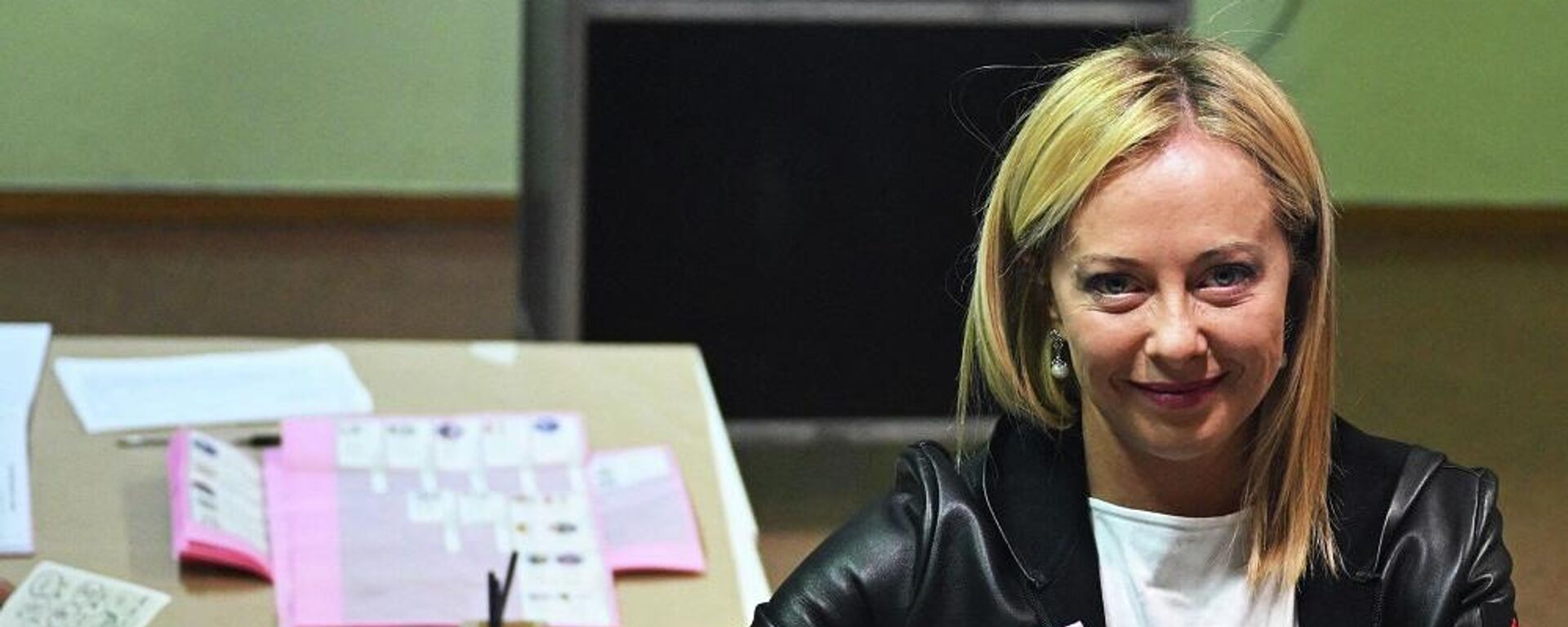 زعيمة الحزب الإيطالي اليميني المتطرف فراتيلي ديتاليا (إخوان إيطاليا)، جورجيا ميلوني، تدلي بصوتها في مركز اقتراع بالانتخابات التشريعية، 25 سبتمبر/ أيلول 2022، روما، إيطاليا - سبوتنيك عربي, 1920, 26.09.2022