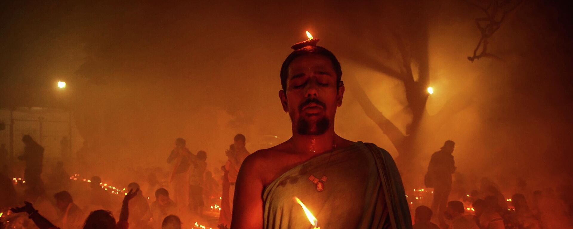 صورة بعنوان أضواء وآمال، للمصور أحمد حسين، من بنغلادش. لوحة. بطل من هذا الزمان، صورة فردية، التي نالت المركز الأول في مسابقة أندريه ستينين للتصوير الصحفي الدولي - سبوتنيك عربي, 1920, 28.09.2022