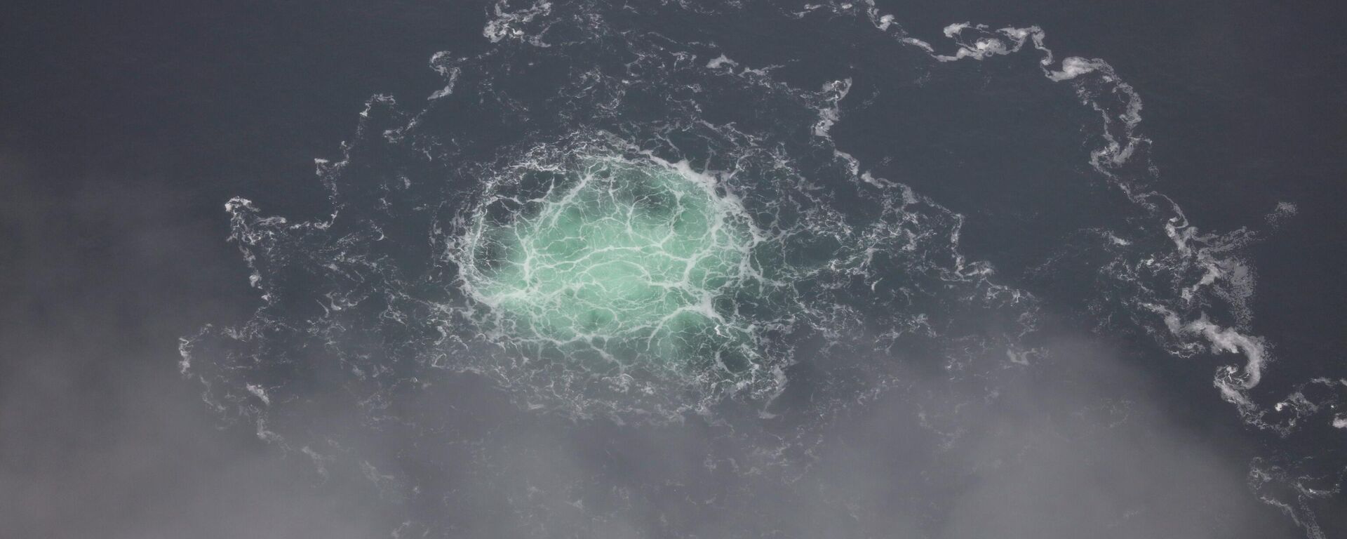 في هذه الصورة التي قدمها خفر السواحل السويدي، تسرب الغاز في بحر البلطيق من نورد ستريم تم تصويره من طائرة خفر السواحل يوم 28 سبتمبر 2022 - سبوتنيك عربي, 1920, 10.03.2023