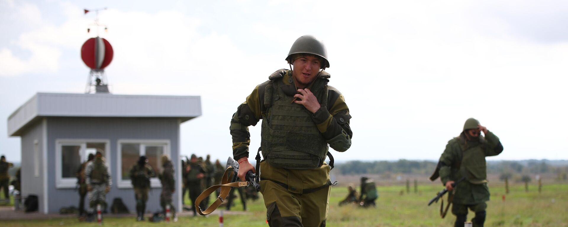 تدريب الأفراد العسكريين من بين المعبئين في معسكرات تدريب عسكرية في منطقة فولغوغراد الروسية قبل إرسالهم إلى العملية العسكرية الخاصة في أوكرانيا - سبوتنيك عربي, 1920, 28.12.2022