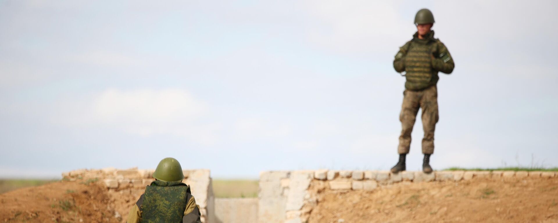 تدريب الأفراد العسكريين من بين المعبئين في معسكرات تدريب عسكرية في منطقة فولغوغراد الروسية قبل إرسالهم إلى العملية العسكرية الخاصة في أوكرانيا - سبوتنيك عربي, 1920, 05.10.2022