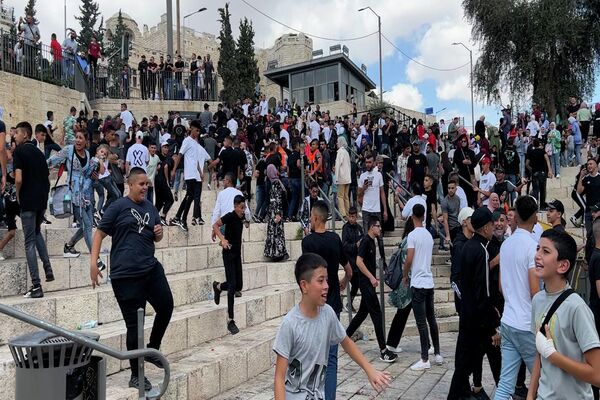 القوات الإسرائيلية تقمع فعالية لإحياء ذكرى المولد النبوي في القدس وتعتقل 6 فلسطينيين القوات الإسرائيلية تقمع فعالية لإحياء ذكرى المولد النبوي في القدس وتعتقل 6 فلسطينيين - سبوتنيك عربي