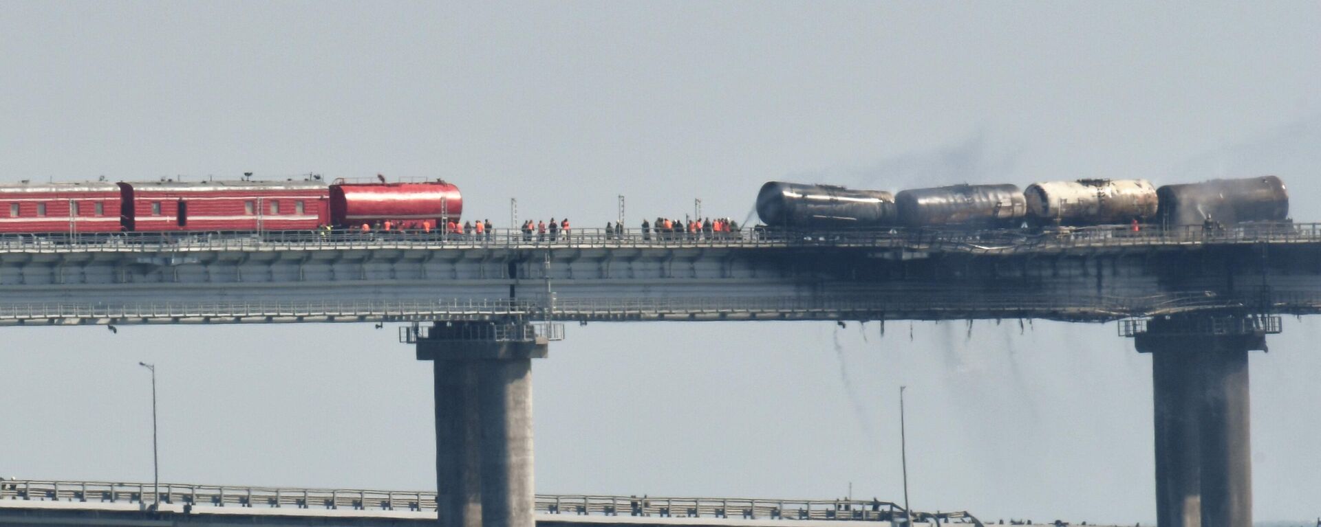 جسر القرم الروسي بعد حادث انفجار، 8 أكتوبر 2022 - سبوتنيك عربي, 1920, 09.07.2023