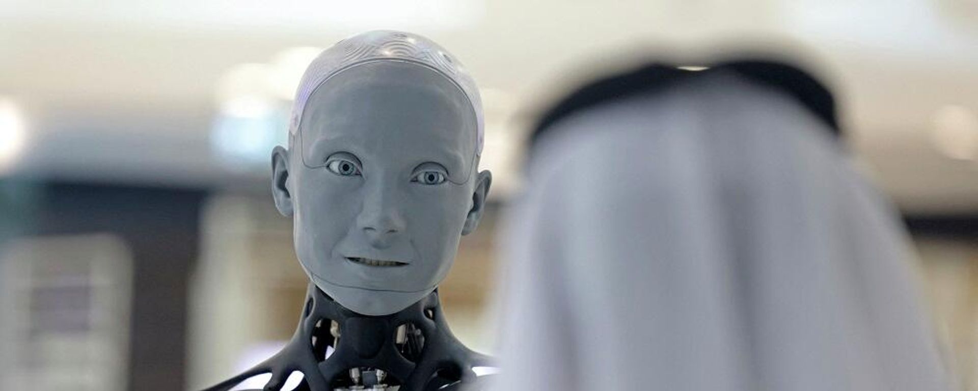 الروبوت البشري أميكا يحيي زوار متحف المستقبل في دبي، 11 أكتوبر/ تشرين الأول 2022 - سبوتنيك عربي, 1920, 11.10.2022