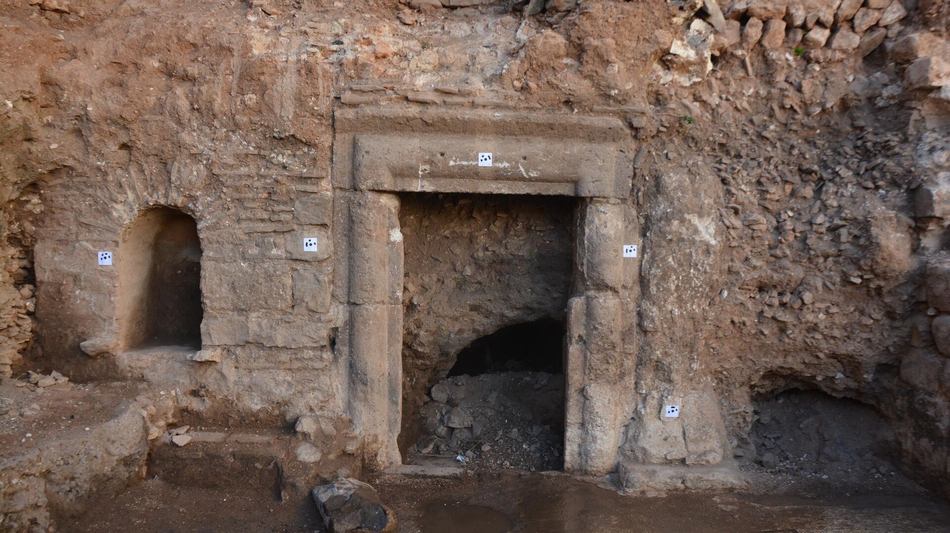 اكتشاف لوحة فسيفسائية، تعتبر الأندر عالمياً، في مدينة (الرستن الفوقاني) في محافظة حمص وسط سوريا - سبوتنيك عربي, 1920, 12.10.2022