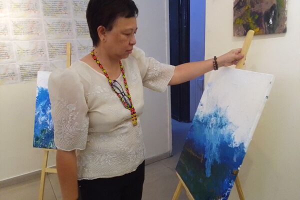 افتتاح المعرض التشكيلي ألوان الشفاء من تنظيم سفارة الفلبين في العاصمة السورية دمشق، 16 أكتوبر/ تشرين الأول 2022 - سبوتنيك عربي