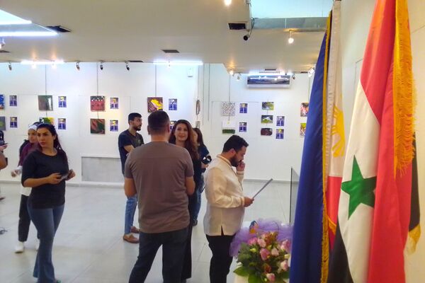 افتتاح المعرض التشكيلي ألوان الشفاء من تنظيم سفارة الفلبين في العاصمة السورية دمشق، 16 أكتوبر/ تشرين الأول 2022 - سبوتنيك عربي