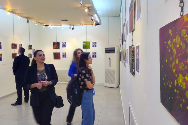 افتتاح المعرض التشكيلي ألوان الشفاء من تنظيم سفارة الفلبين في العاصمة السورية دمشق، 16 أكتوبر/ تشرين الأول 2022 - سبوتنيك عربي