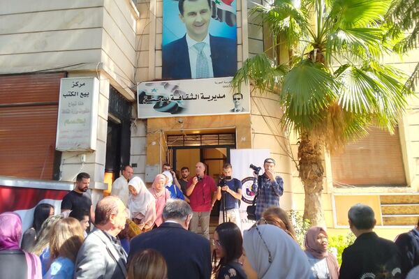 افتتاح المعرض التشكيلي ألوان الشفاء من تنظيم سفارة الفلبين في العاصمة السورية دمشق، 16 أكتوبر/ تشرين الأول 2022 - سبوتنيك عربي