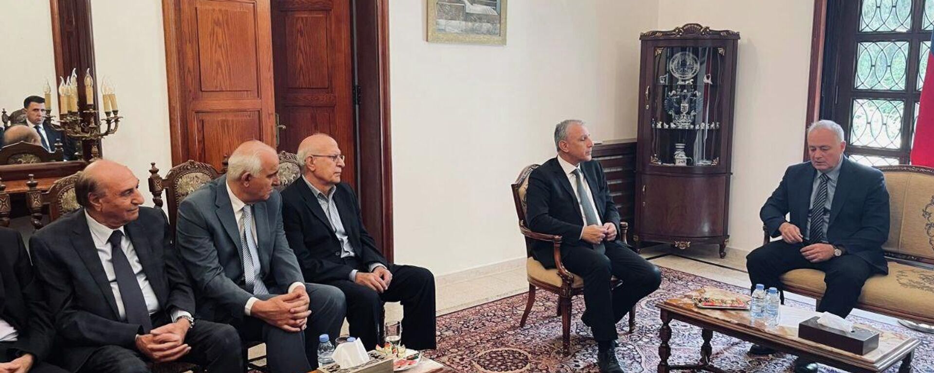 وفد من لقاء الأحزاب والقوى والشخصيات الوطنية اللبنانية تلتقي بالسفير الروسي في بيروت وفد من لقاء الأحزاب والقوى والشخصيات الوطنية اللبنانية تلتقي بالسفير الروسي في بيروت - سبوتنيك عربي, 1920, 17.10.2022