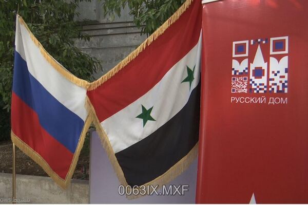 الوفد الروسي يوزع هدايا على الأطفال المصابين بـمتلازمة داون في سوريا، 17 أكتوبر/ تشرين الأول 2022 الوفد الروسي يوزع هدايا على الأطفال المصابين بـمتلازمة داون في سوريا، 17 أكتوبر/ تشرين الأول 2022 - سبوتنيك عربي