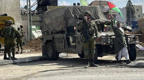 الجيش الإسرائيلي يقمع مسيرة لكسر الحصار على مدينة نابلس شمال الضفة الغربية - سبوتنيك عربي
