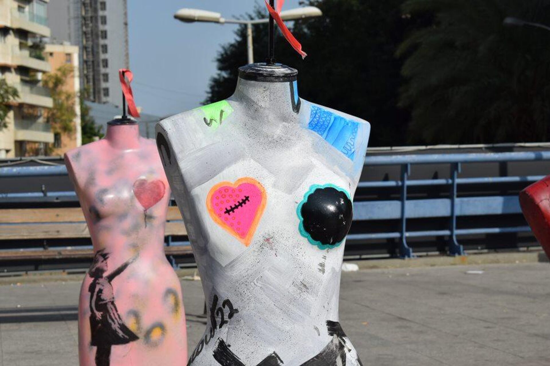 مجسمات نسائية في بيروت للتوعية من سرطان الثدي - سبوتنيك عربي, 1920, 21.10.2022