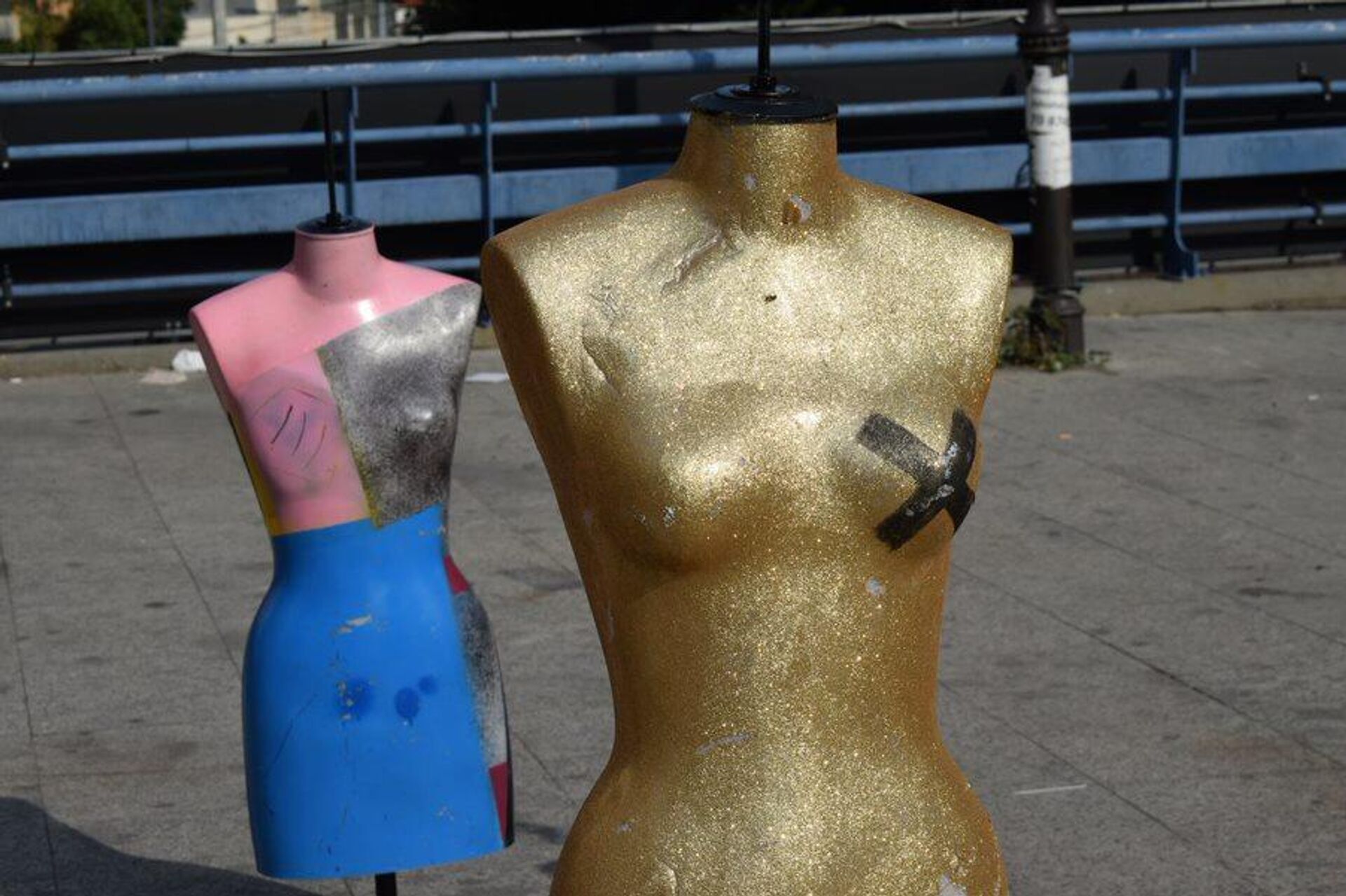 مجسمات نسائية في بيروت للتوعية من سرطان الثدي - سبوتنيك عربي, 1920, 21.10.2022