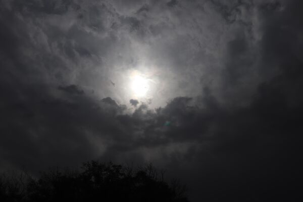 هواة الفلك السوريين يرصدون كسوف الشمس في دمشق هواة الفلك السوريين يرصدون كسوف الشمس في دمشق - سبوتنيك عربي