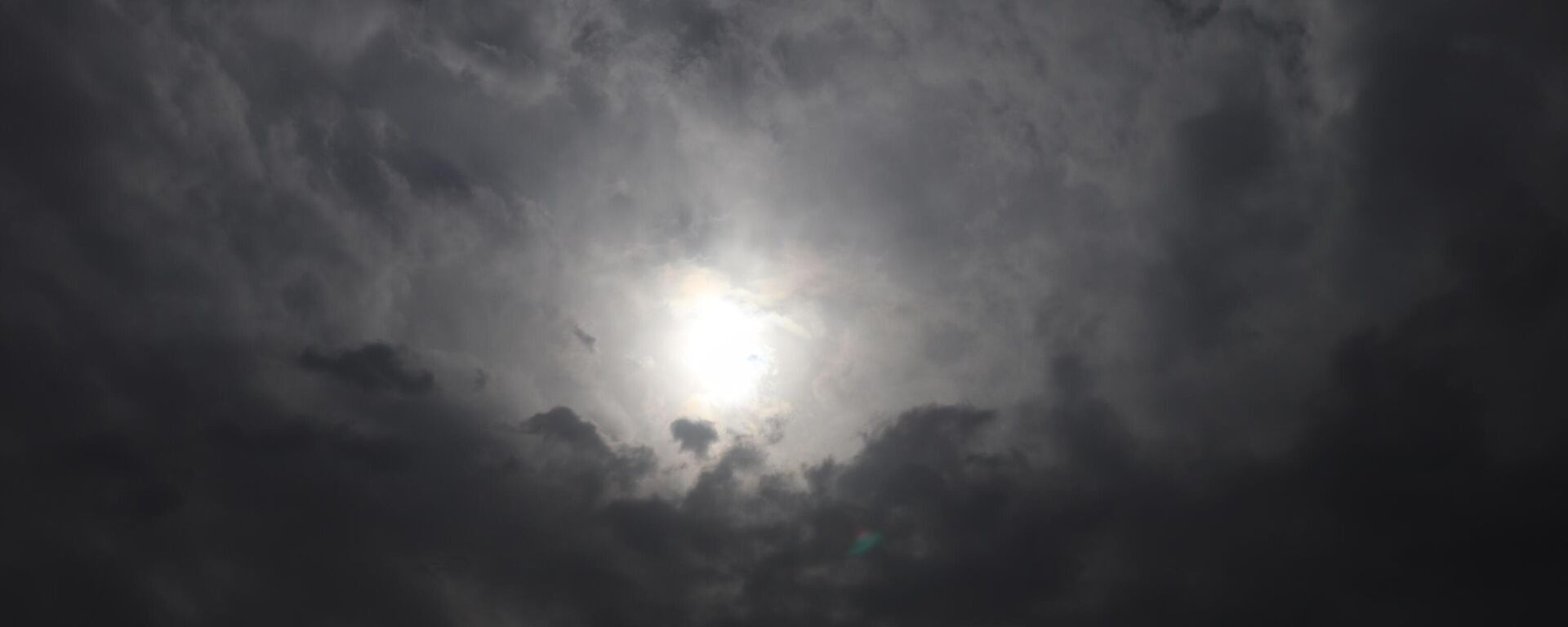 هواة الفلك السوريين يرصدون كسوف الشمس في دمشق - سبوتنيك عربي, 1920, 30.03.2025