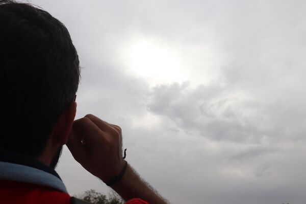 هواة الفلك السوريين يرصدون كسوف الشمس في دمشق هواة الفلك السوريين يرصدون كسوف الشمس في دمشق - سبوتنيك عربي