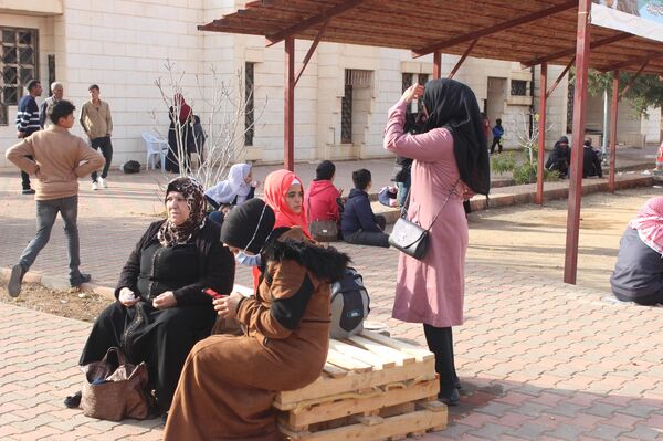 عمليات العودة الطوعية للنازحين السوريين في لبنان إلى بلدهم  - سبوتنيك عربي