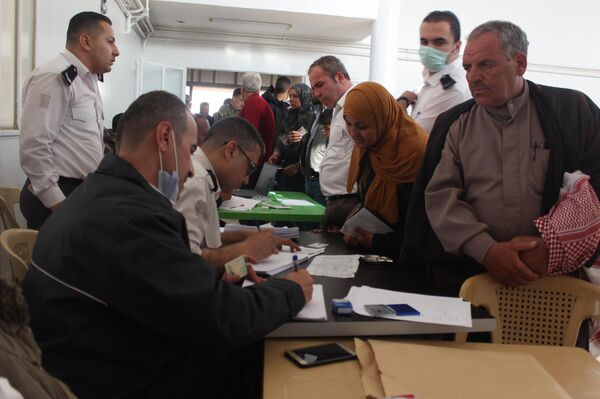 عمليات العودة الطوعية للنازحين السوريين في لبنان - سبوتنيك عربي