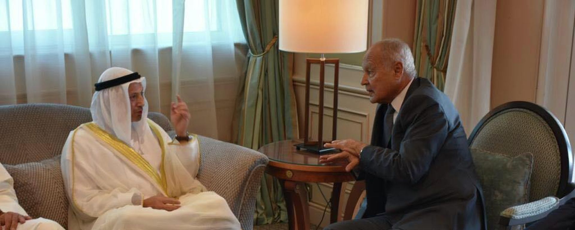 الأمين العام لجامعة الدول العربية، أحمد أبو الغيط، يستقبل وزير الخارجية الكويتي قُبيل انعقاد قمة الجزائر، 29 أكتوبر/ تشرين الأول 2022 - سبوتنيك عربي, 1920, 29.10.2022