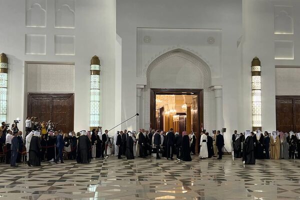 لحظة وصول البابا فرنسيس لقصر الصخير الملكي بالبحرين لحظة وصول البابا فرنسيس لقصر الصخير الملكي بالبحرين - سبوتنيك عربي