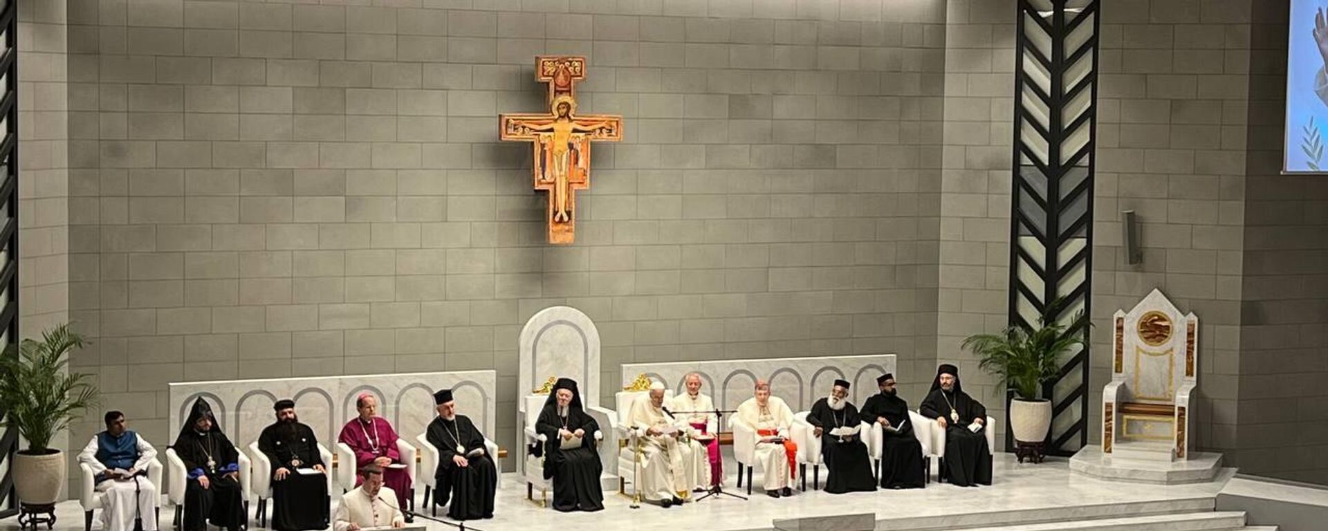 بابا الفاتيكان، فرنسيس الثاني، يزور كاتدرائية سيدة العرب في ختام جولته في مملكة البحرين، 4 نوفمبر/ تشرين الثاني 2022 - سبوتنيك عربي, 1920, 31.12.2022